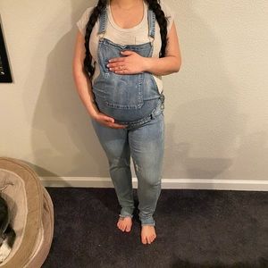 Maternity overalls